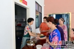 “幸福食堂”为社区居民带来便利。刘康 摄 - Hb.Chinanews.Com