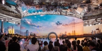 观众在第二届中国（武汉）文化旅游博览会上的武汉馆参观。新华社记者伍志尊 摄 - 新浪湖北