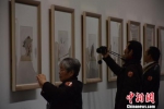 虞一风所作的《百蝶图》系首次向公众展出 马芙蓉 摄 - Hb.Chinanews.Com