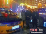 乘客钱包遗失出租车 荆门交通服务热线助其半小时寻回 - Hb.Chinanews.Com