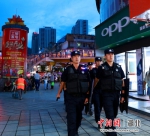 利川民警夜间巡逻 - Hb.Chinanews.Com