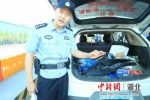 江夏民警实训时现场查获一违法携带高压汽枪司机 - Hb.Chinanews.Com