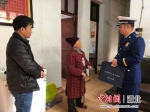 冬季到来 黄石铁山有支“敲门服务队” - Hb.Chinanews.Com