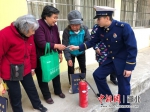 冬季到来 黄石铁山有支“敲门服务队” - Hb.Chinanews.Com