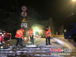 湖北高速路政鄂西支队：打"雪仗"，我们是专业的 - Hb.Chinanews.Com