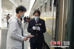 “冷”车厢里“暖”旅客 - Hb.Chinanews.Com